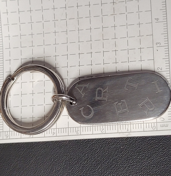 Cartier VIP Oval Key Chain - Picture 6 of 8